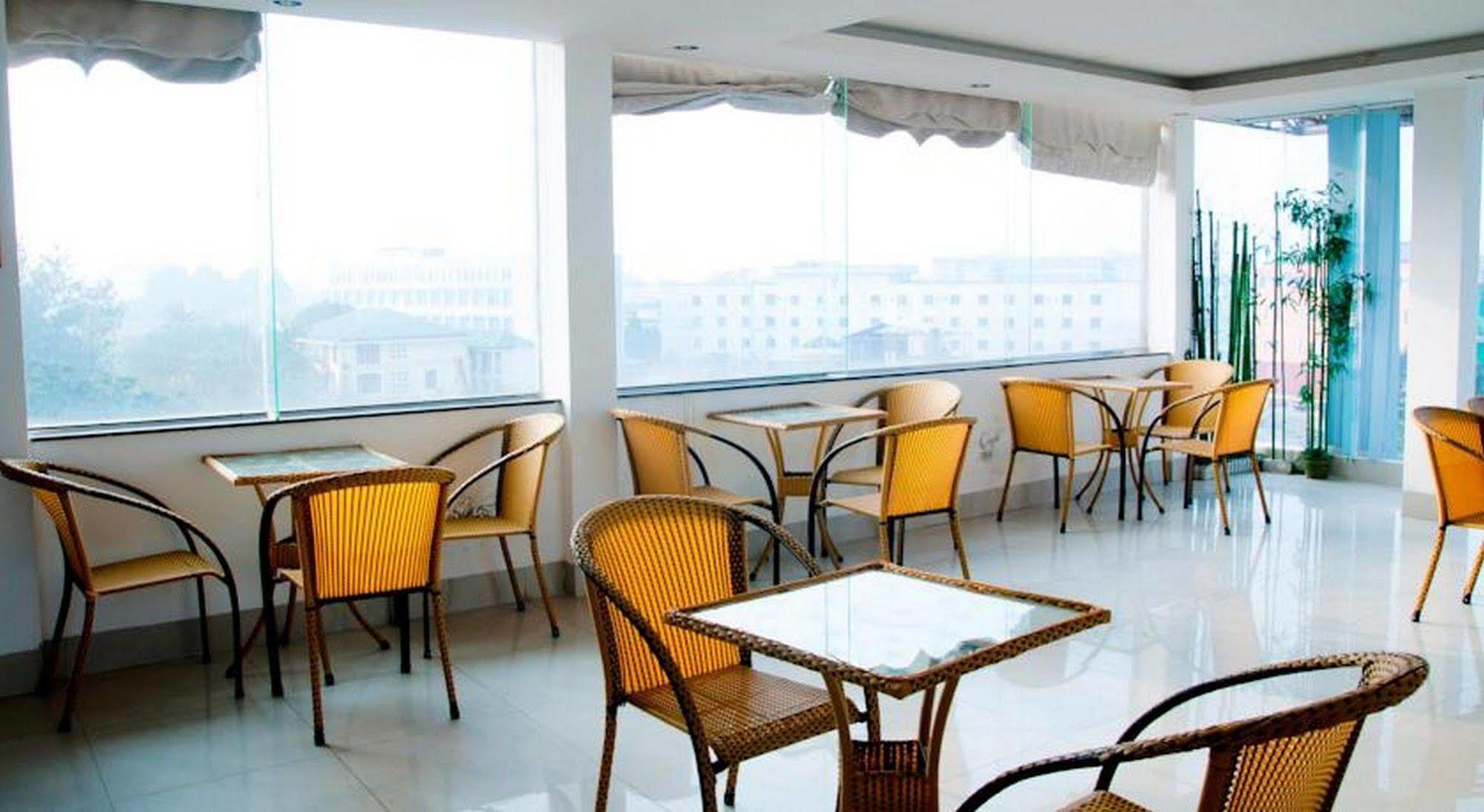 Golden Lotus Hotel เว้ ภายนอก รูปภาพ